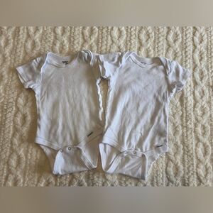 Gerber Organic Cotton Bodysuits | White | Size 18M | 2-Pack